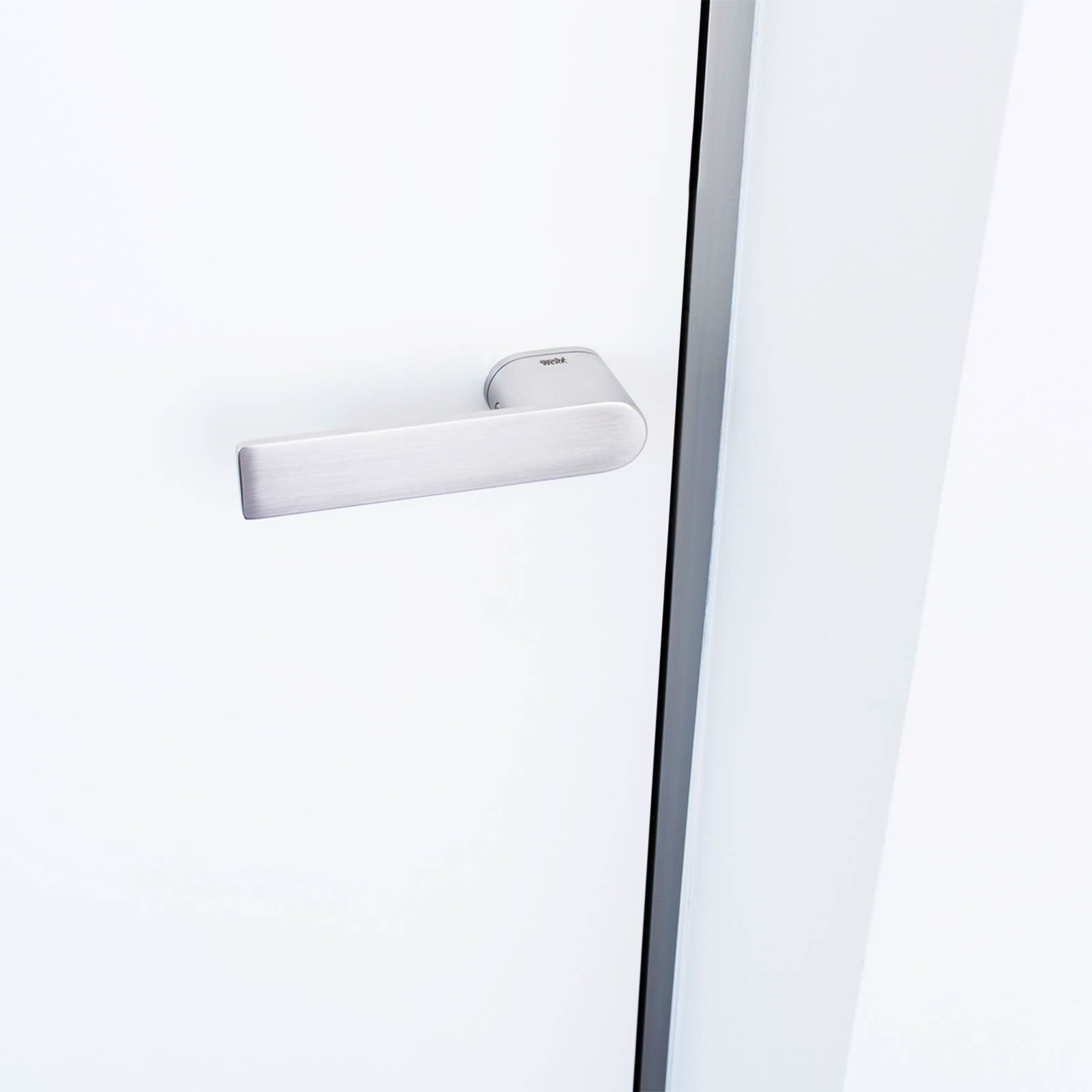 wc-esch210_griff12yKzMDpXWHM0